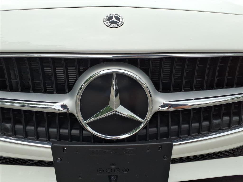 Used 2025 Polar White Mercedes-Benz C 300 image 27