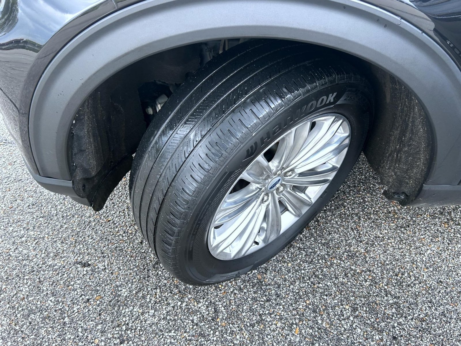 Used 2022 Black Ford Limited image 25