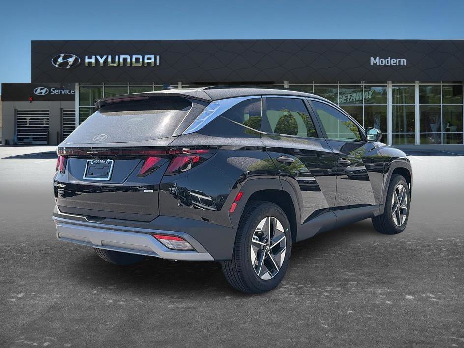 New 2026 Phantom Black Hyundai SEL AWD image 3