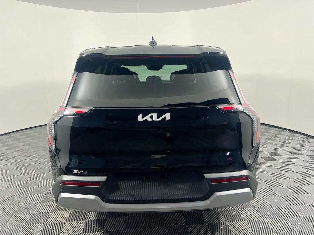 New 2026 Ebony Black Kia Light RWD image 4