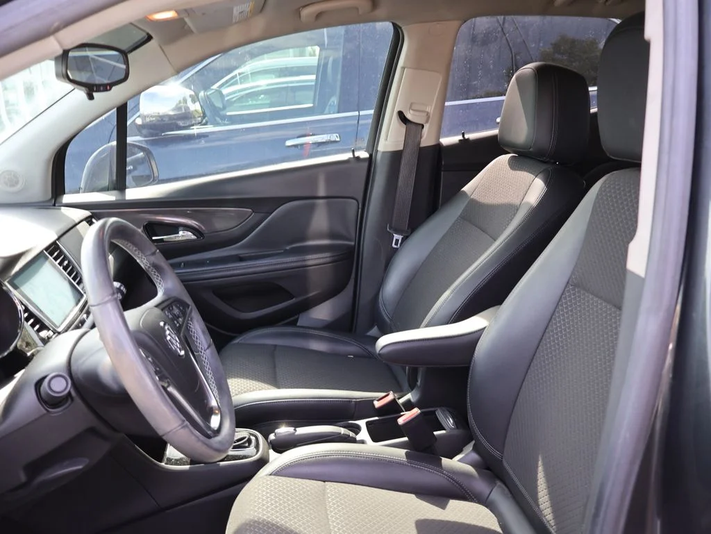 Used 2018 Gray Buick Preferred image 19