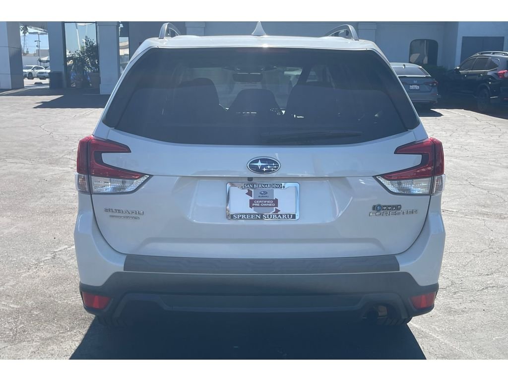 Used 2022 CRYSTAL WHITE PEARL Subaru Premium image 4