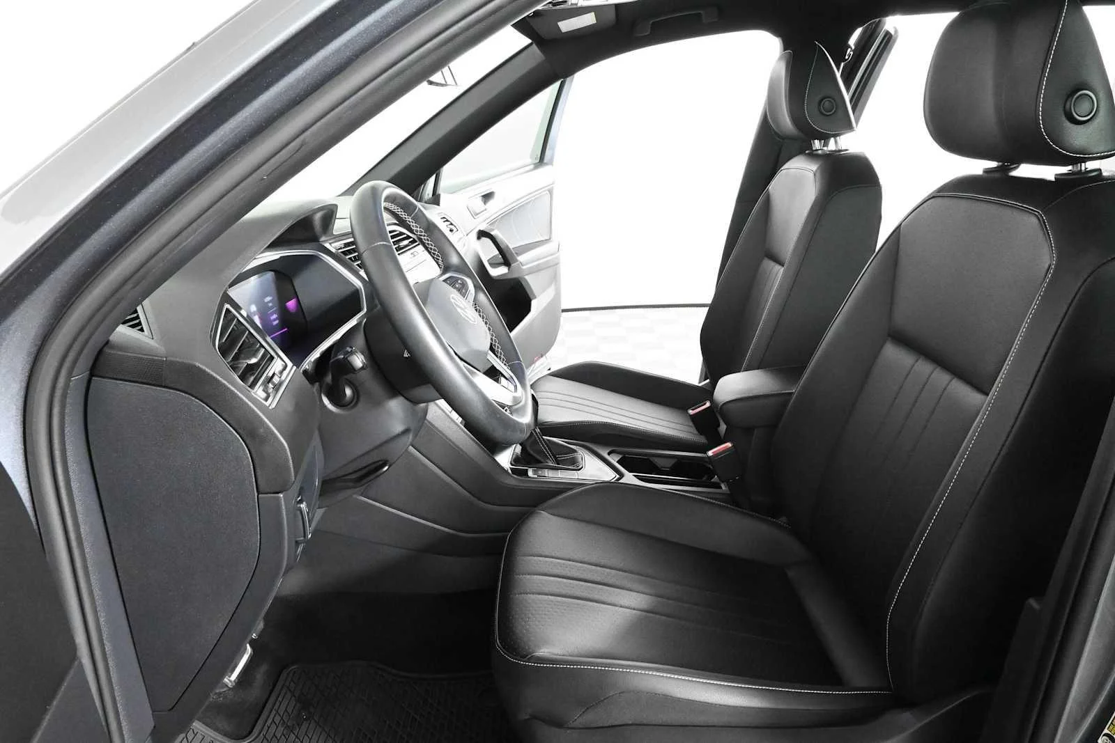 Certified Used 2023  VOLKSWAGEN SE image 19