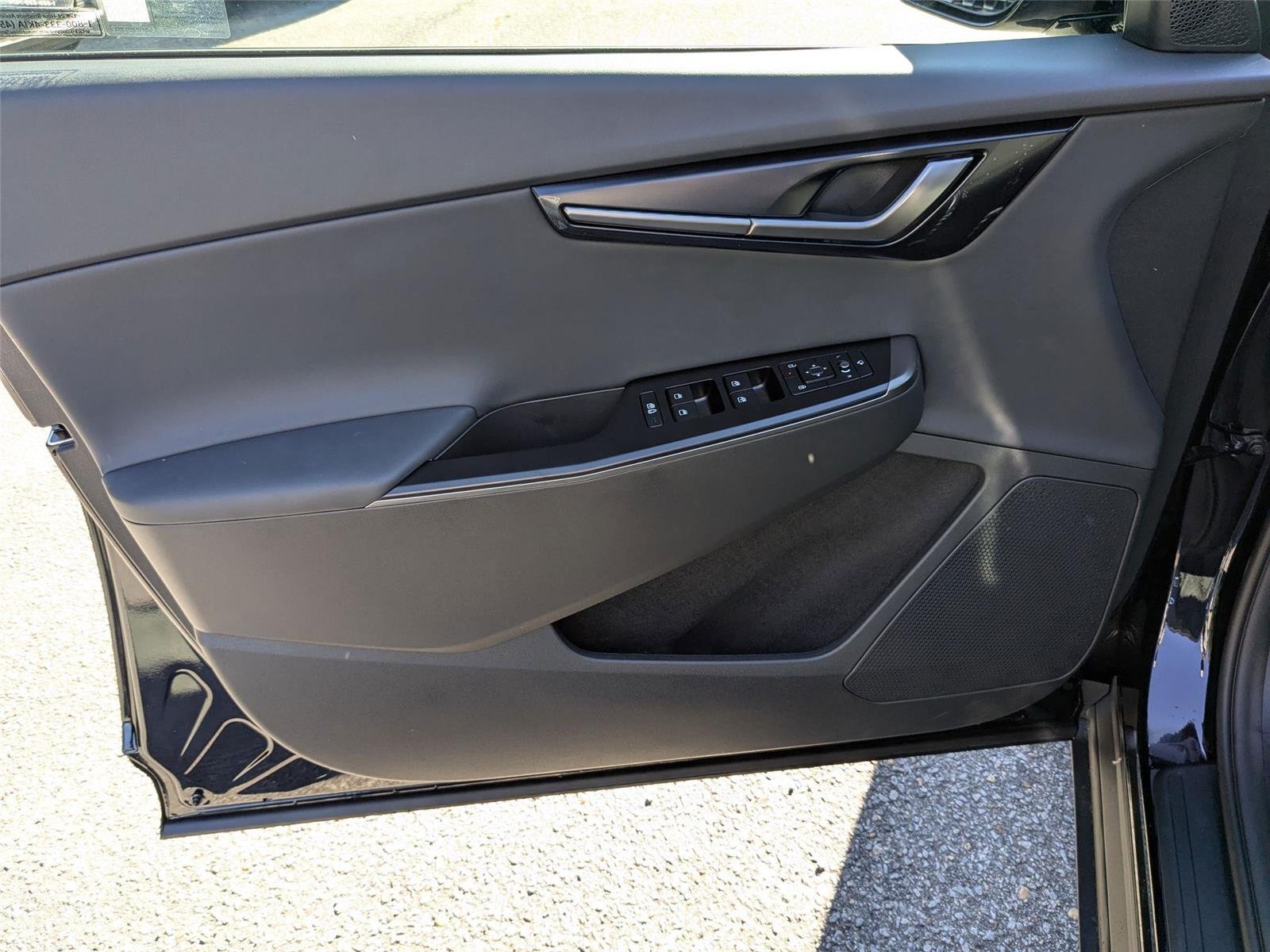 New 2025 Ebony Black Kia Light Long Range image 11