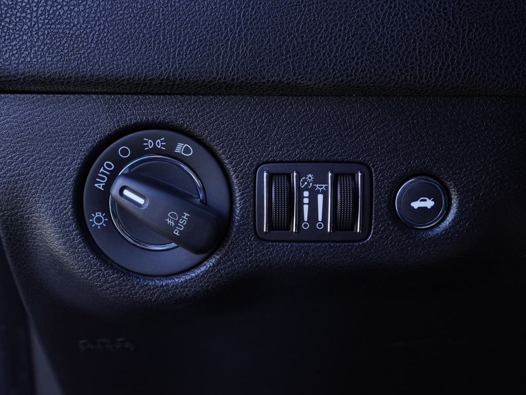 Used 2021 Red Chrysler S image 9