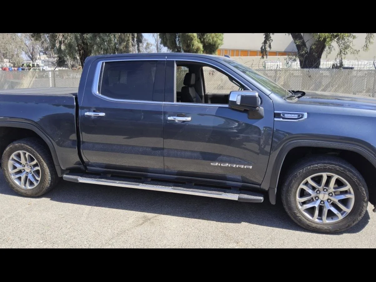 Used 2022 DARK SKY METALLIC GMC SLT image 19