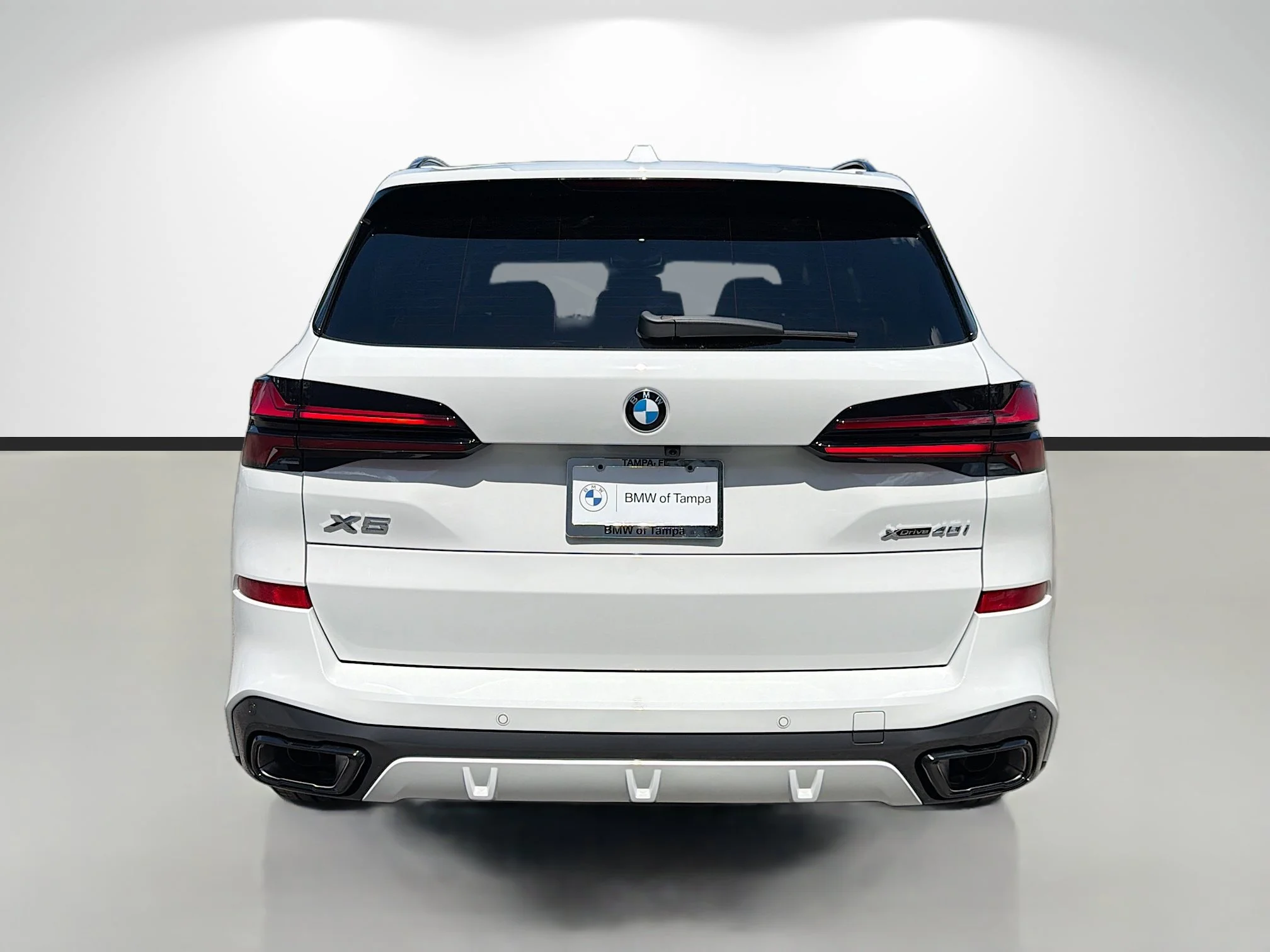 New 2026 Alpine White BMW xDrive40i image 4