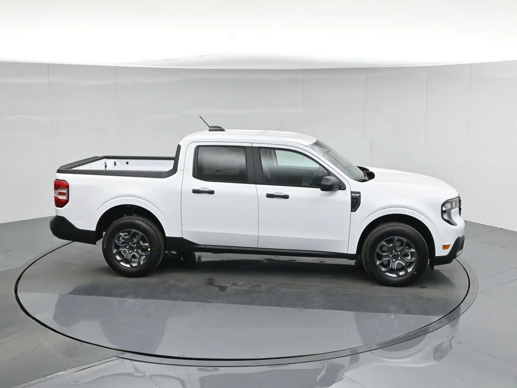 New 2026 Oxford White Ford XLT image 51