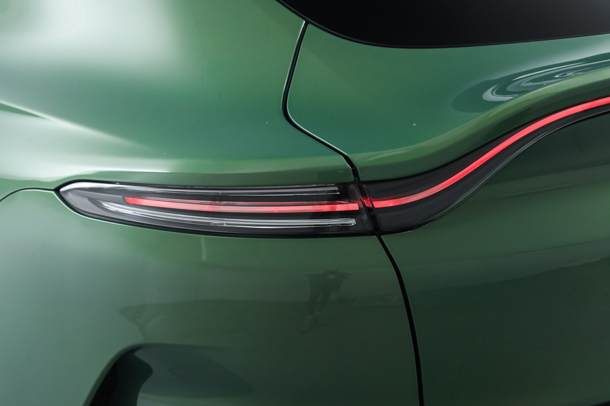 Used 2023 Green Aston Martin 707 image 12