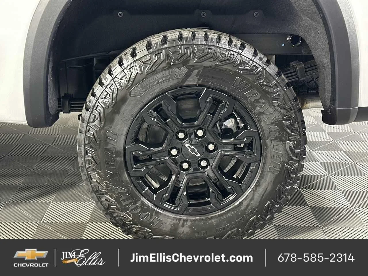 New 2026 Summit White Chevrolet ZR2 image 68