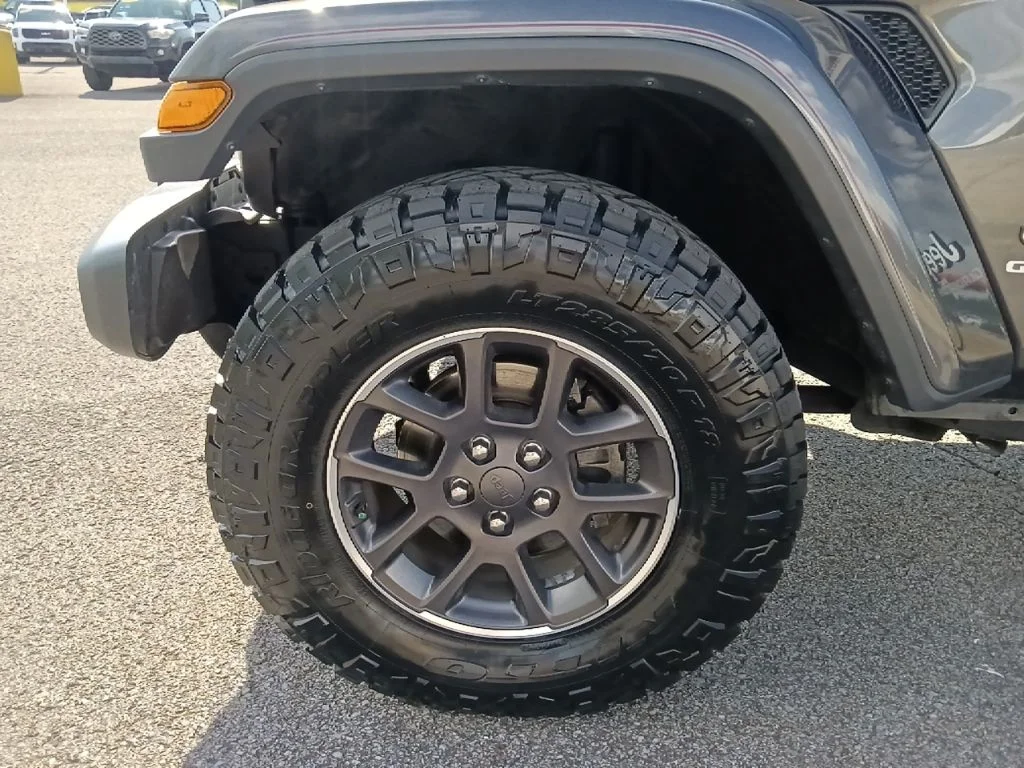 Used 2021 Gray Jeep Overland image 10