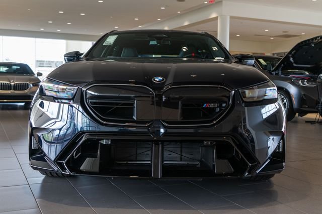 New 2026 Carbon Black Metallic BMW Base image 7
