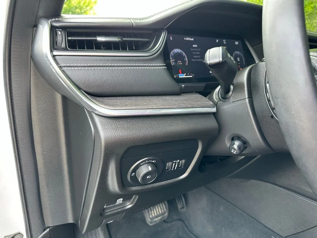 2023 Jeep Grand Cherokee Overland - Photo 29