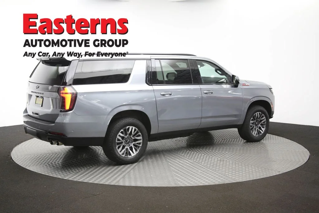 Used 2025 Gray Chevrolet Z71 image 46