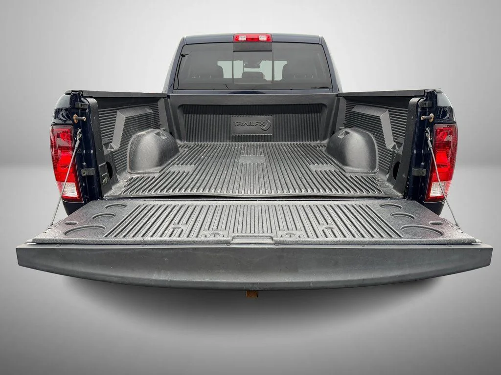 Used 2013 Blue Ram SLT image 8