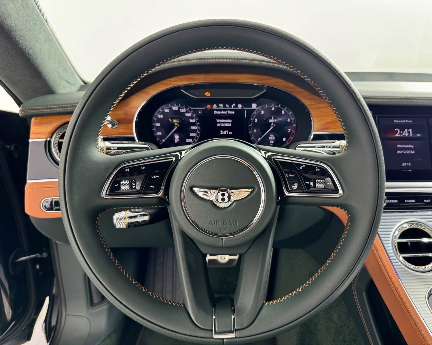 Used 2024 Green Bentley V8 S image 20
