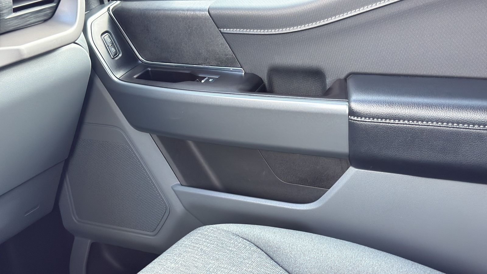 Used 2024 Blue Ford XLT image 23