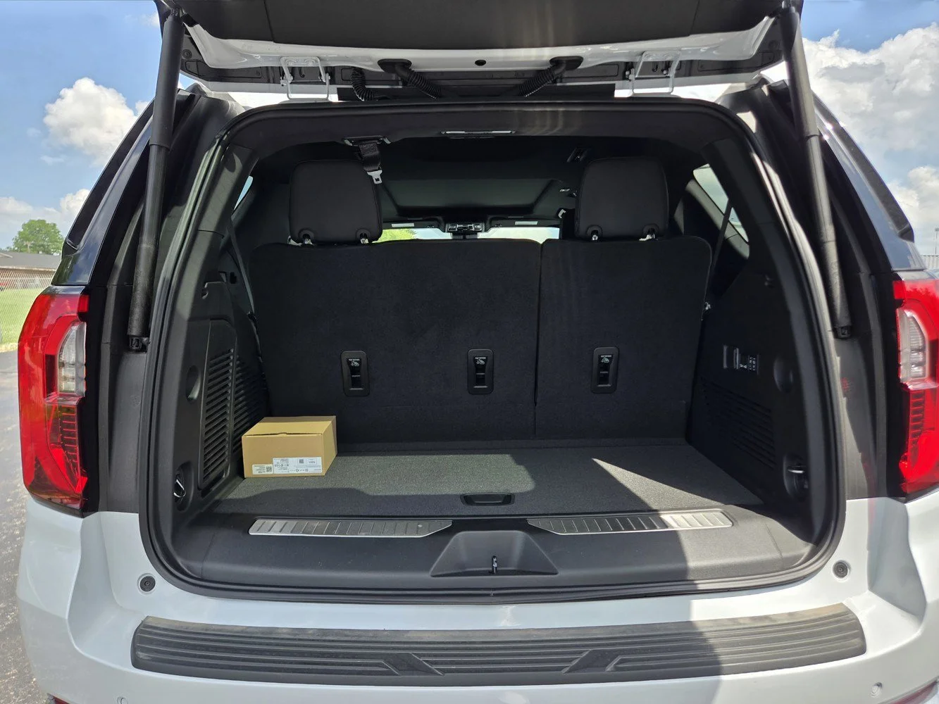 2026 GMC Yukon Denali - Photo 25