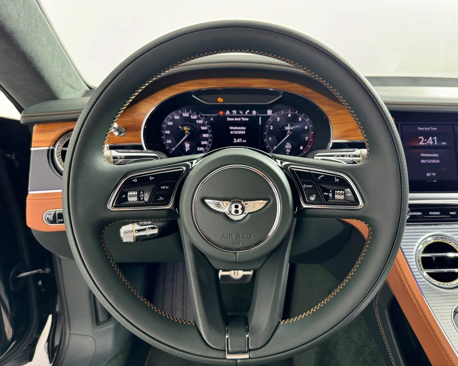 Used 2024 Green Bentley V8 S image 20