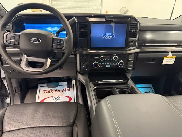 New 2026 Glacier Gray Metallic Tri-Coat Ford F-450® LARIAT® image 32