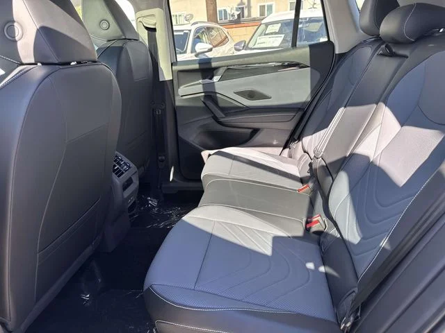 New 2026 White Volkswagen 2.0T SE image 10