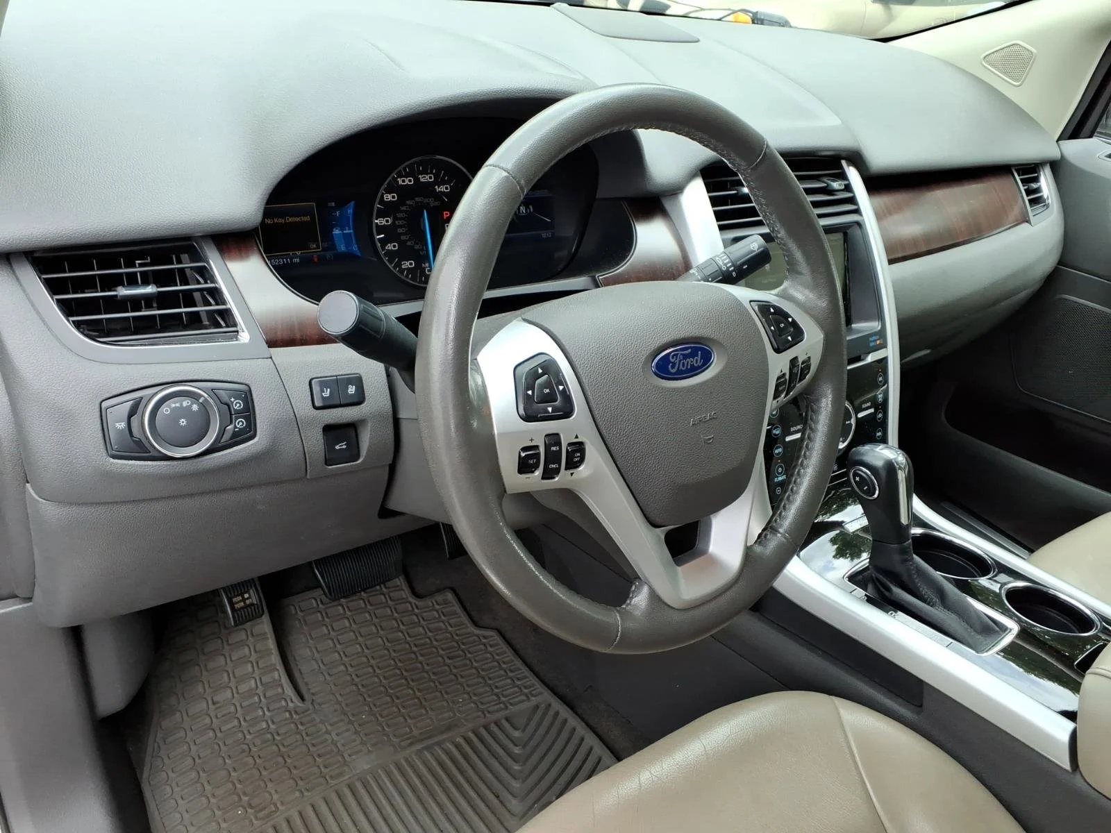 Used 2013 Ingot Silver Ford Limited image 9