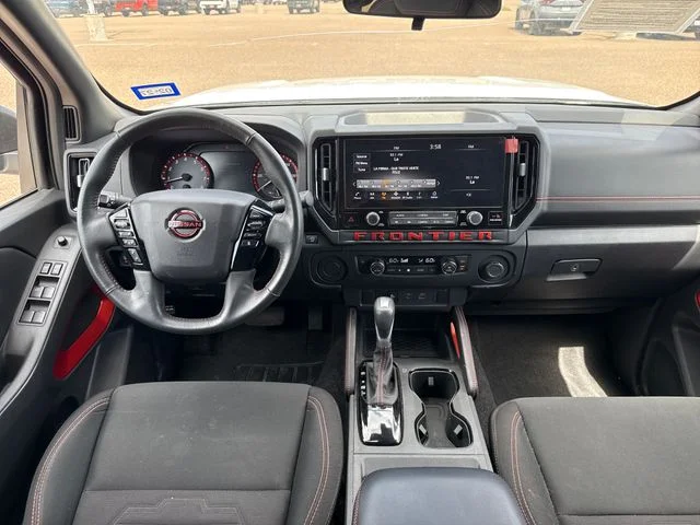 Used 2025 White Nissan PRO-X image 13