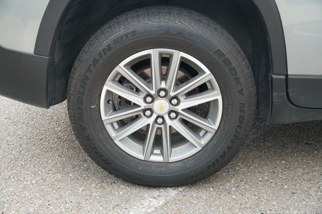 Used 2023 Sterling Gray Metallic Chevrolet LT Cloth image 6
