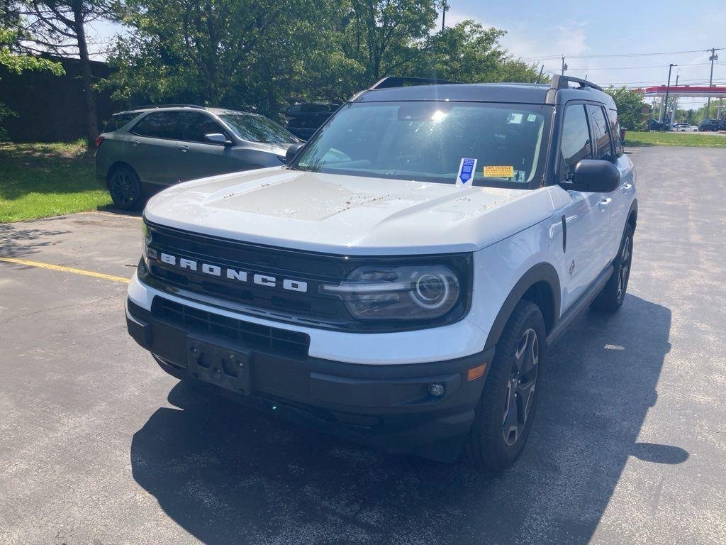 Used 2021 Wh Ford Outer Banks image 3