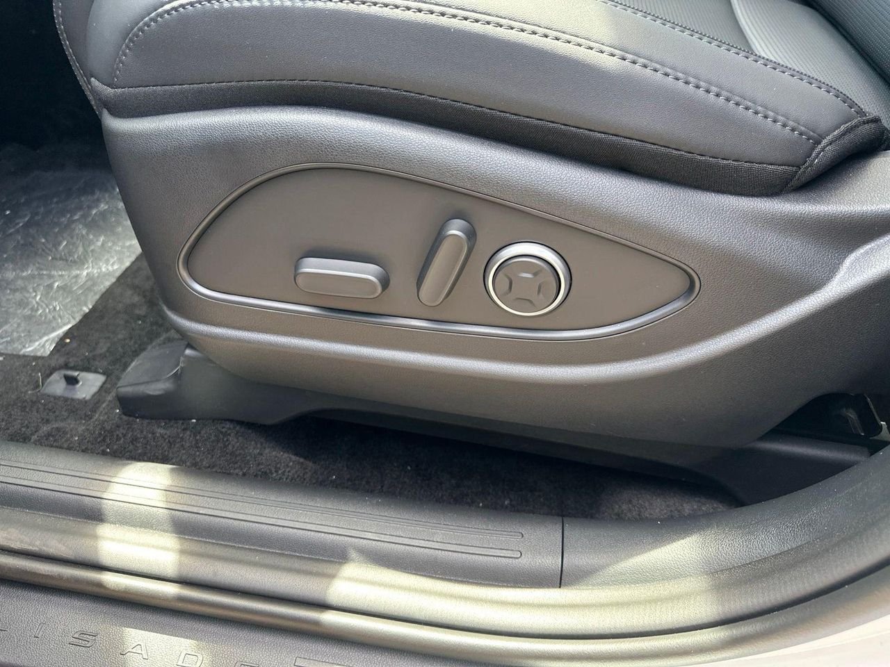 New 2026 White Hyundai SEL Premium AWD image 10