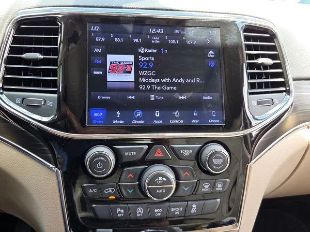 Used 2019 Gray Jeep Limited image 20