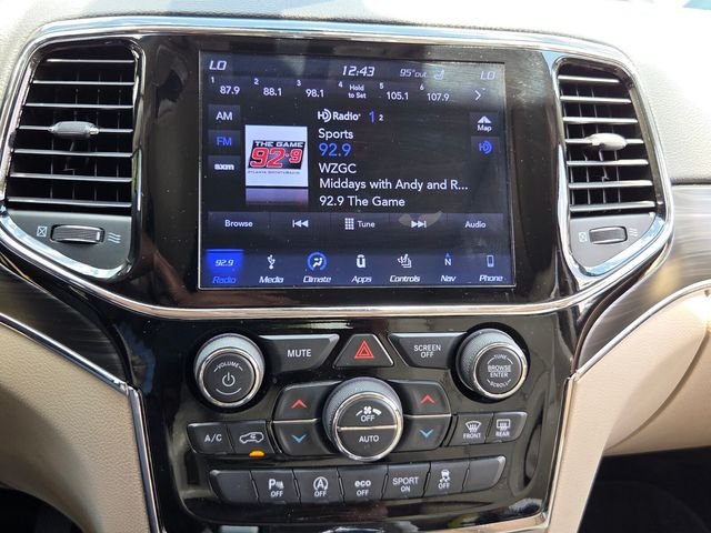 Used 2019 Gray Jeep Limited image 20