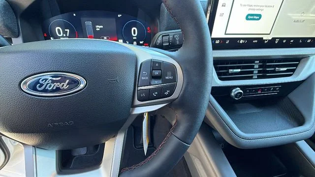 New 2027 White Ford 4DR 4WD ACTIVE image 28