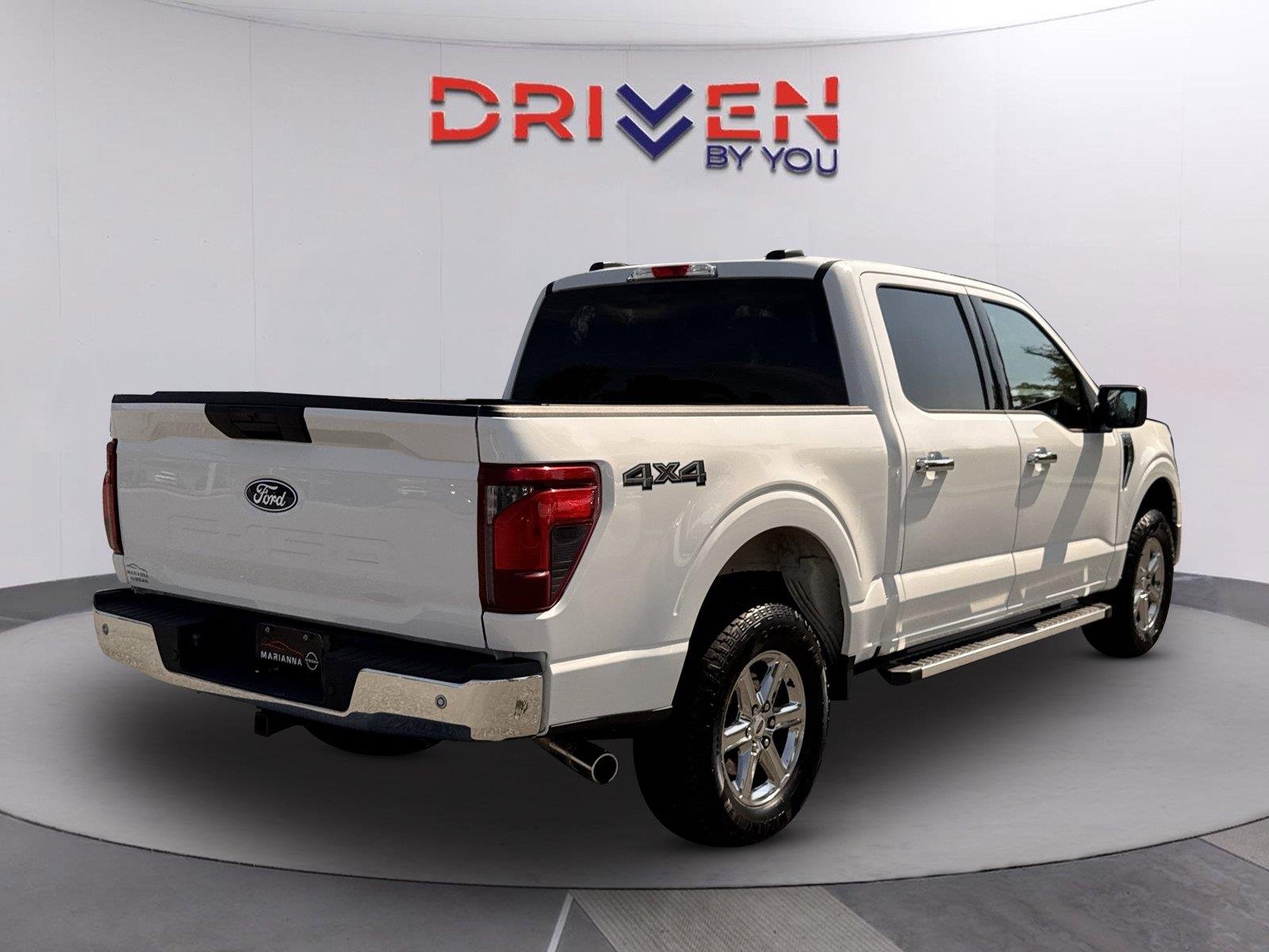 Used 2025 Oxford White Ford XLT image 4