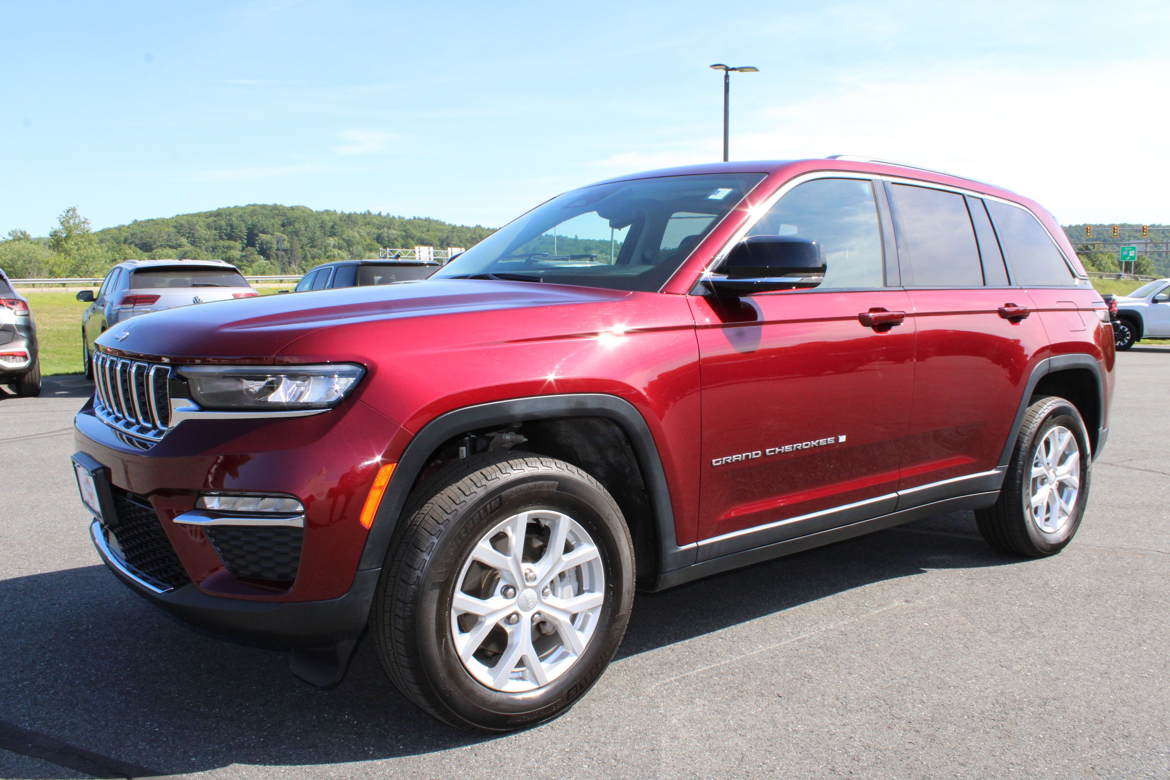 Used 2023 Velvet Red Pearlcoat Jeep Limited image 13