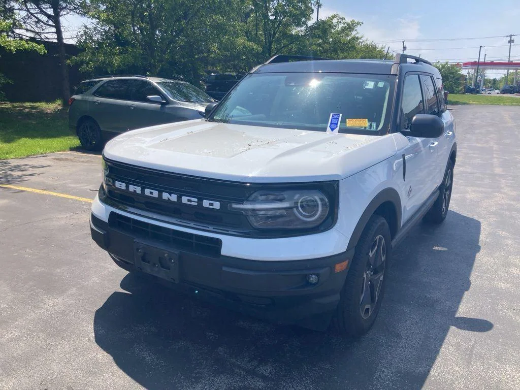 Used 2021 Wh Ford Outer Banks image 3