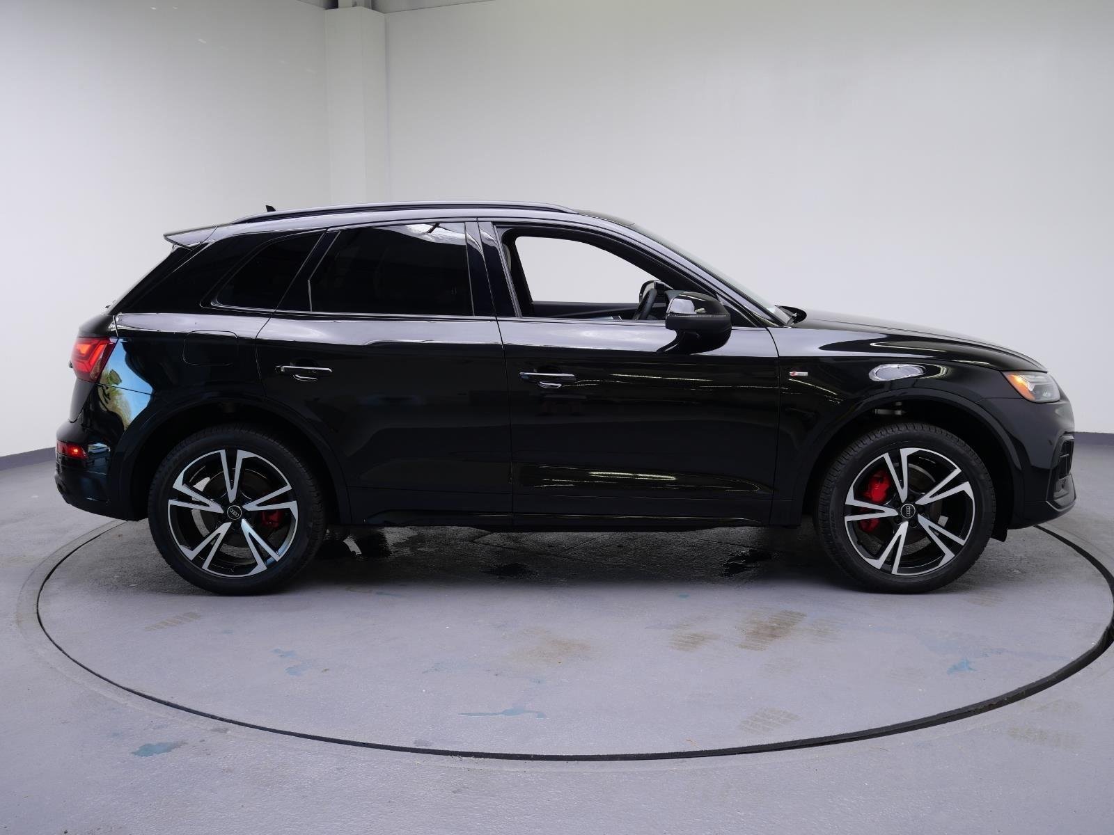 Used 2025 Mythos Black Metallic Audi S line Premium Plus image 4