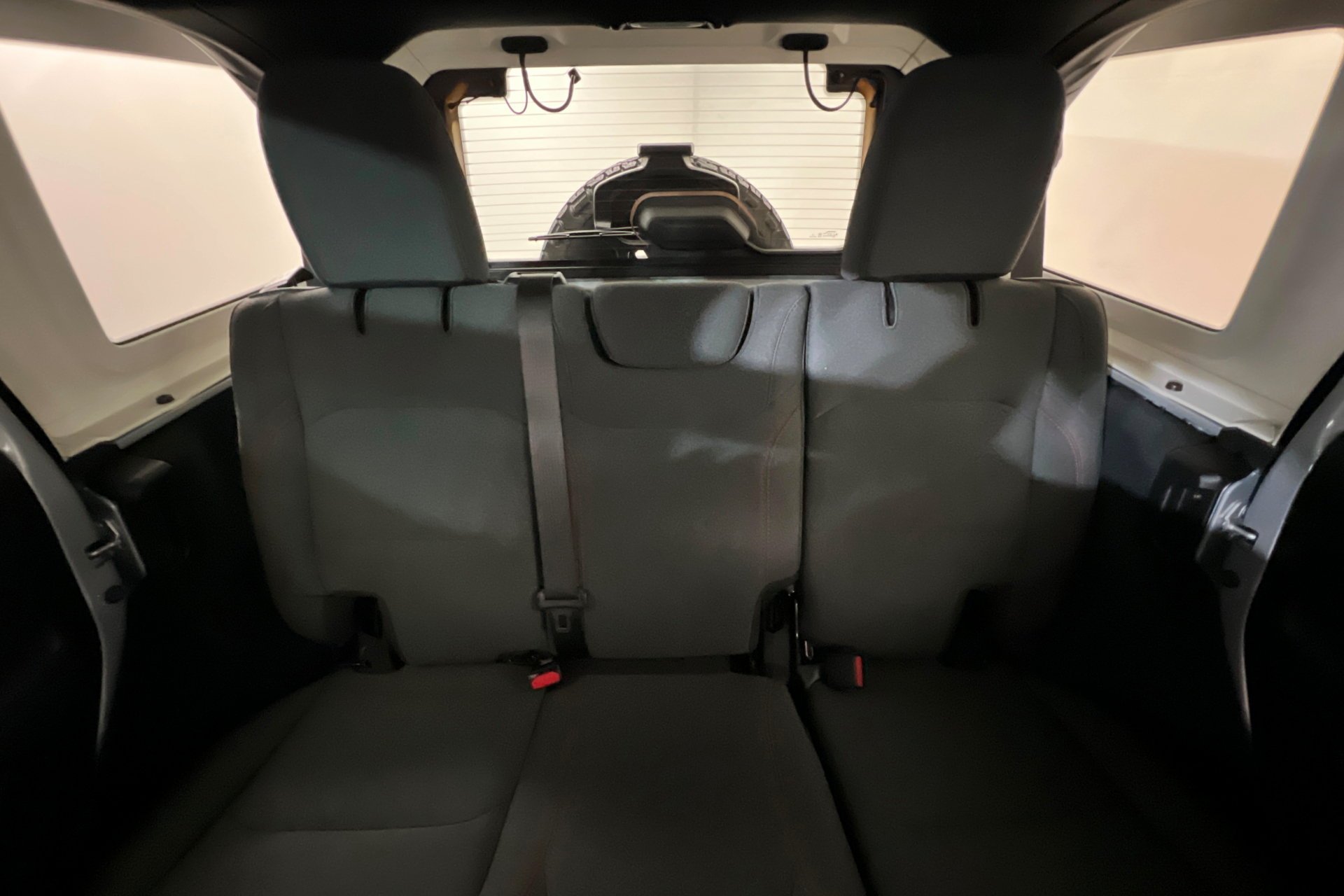 Certified Used 2024 Silver Zynith Clearcoat Jeep Rubicon image 26