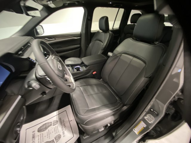 New 2027 Sting-Gray Clear-Coat Paint Jeep Limited Reserve image 19