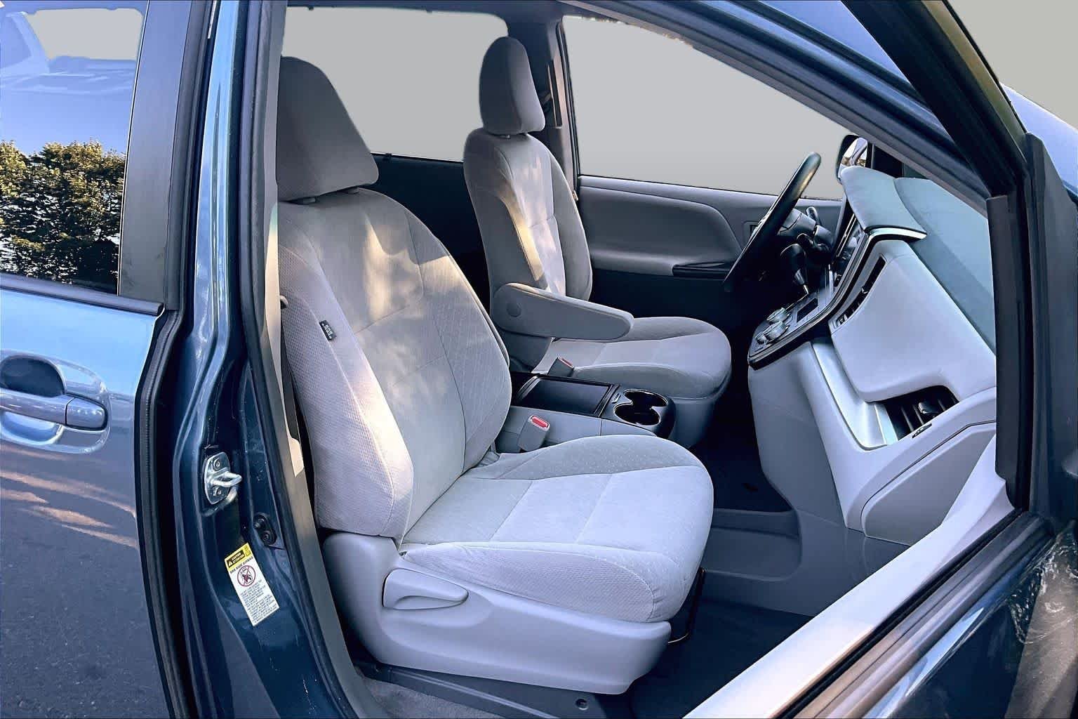 Used 2017 Shoreline Blue Pearl Toyota LE image 8