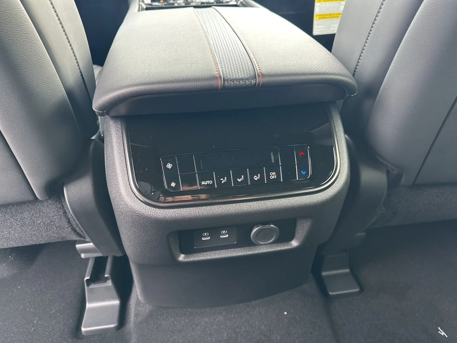 2026 Nissan Armada PRO-4X - Photo 27