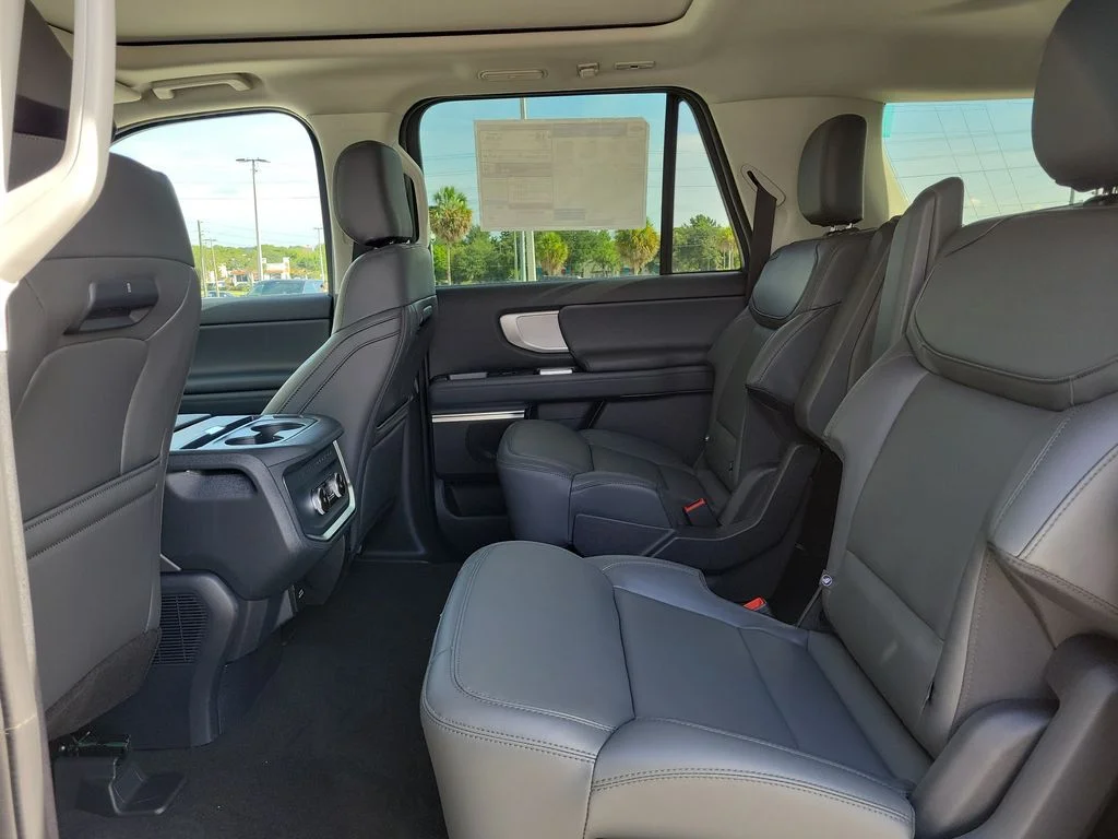 New 2026 Glacier Gray Metallic Tri-Coat Ford MAX Active image 9