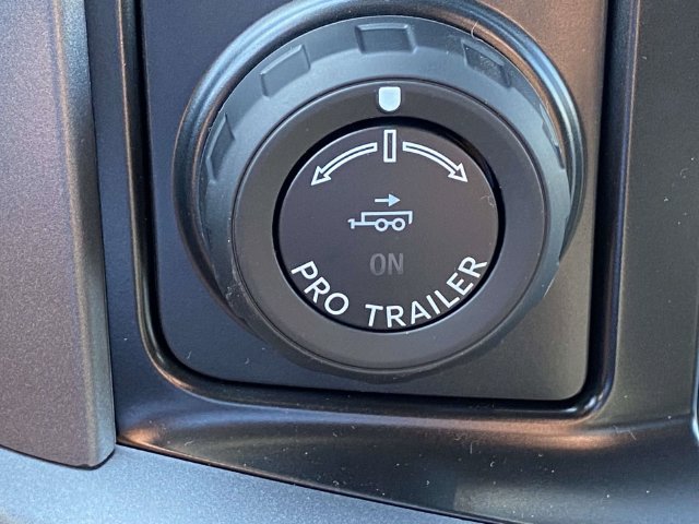 New 2026 Carbonized Gray Metallic Ford XLT image 19