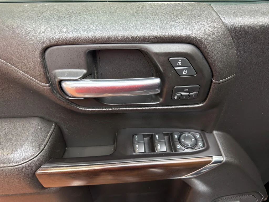 Used 2019 Black GMC SLT image 21