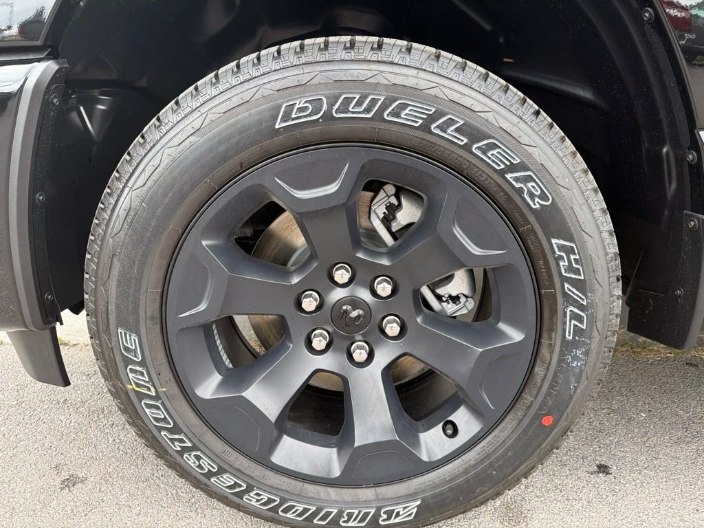 New 2026 Diamond Black Crystal Pearl-Coat Exterior Paint RAM Express image 49