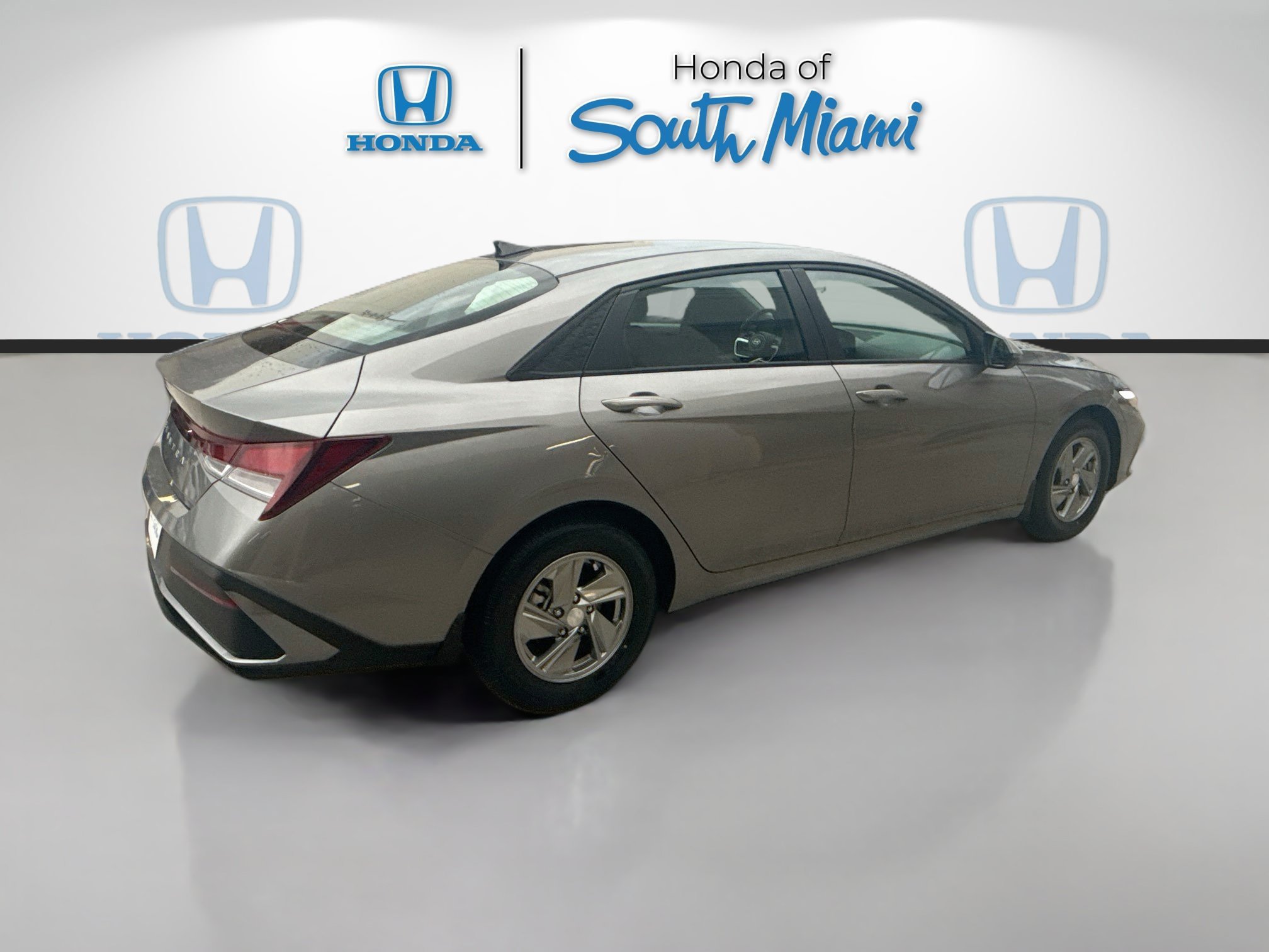Used 2024 Fluid Metal Hyundai SE image 7
