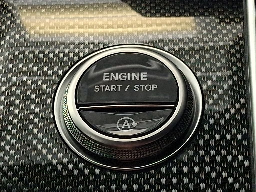 2025 Mercedes-Benz C-Class Sedan C 300 - Photo 22