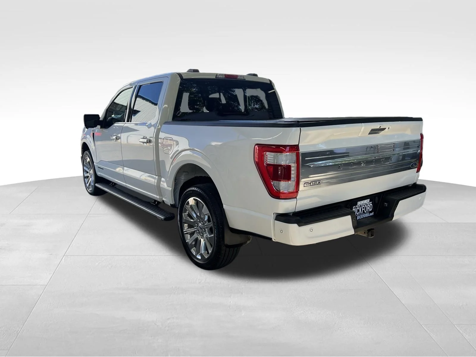 Used 2023 White Ford Limited image 9