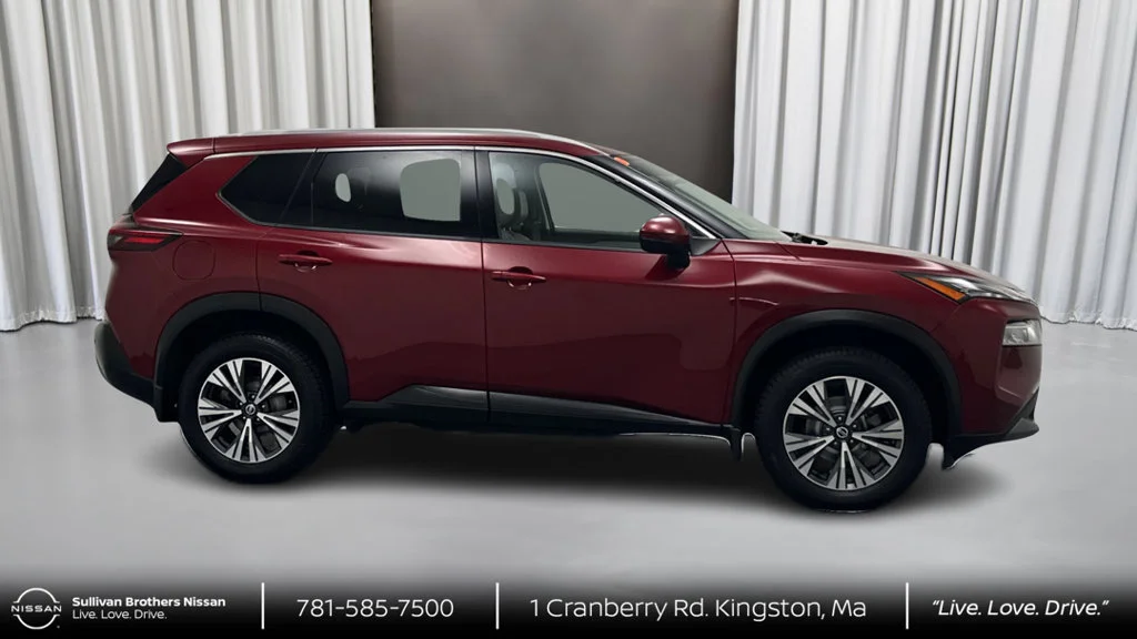 Used 2021 Red Nissan SV image 4