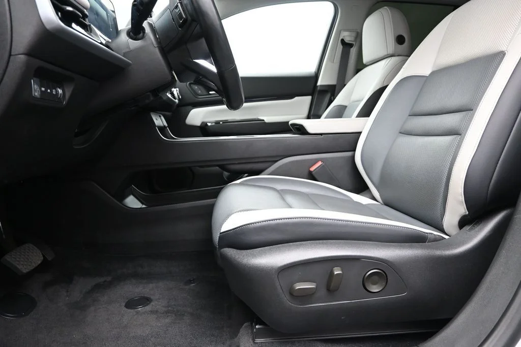 Used 2024 Snowfall Pearl Honda Elite image 15